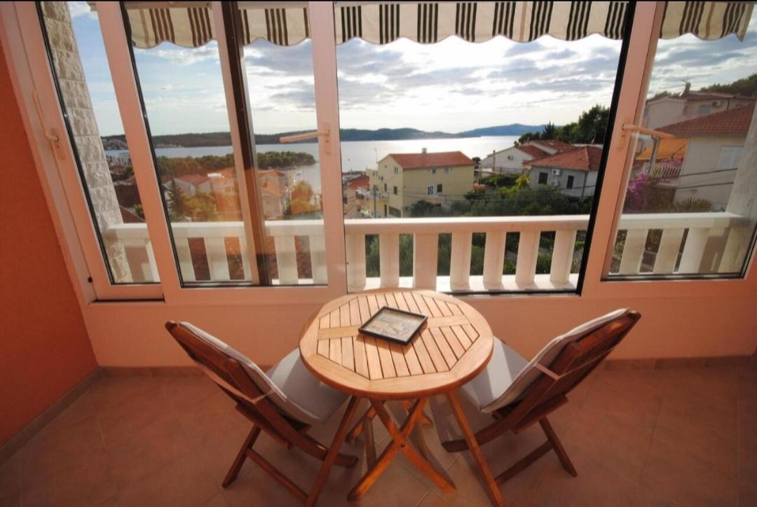 Seaview Luxury Apartment "Lucy" With Terrace & Vintage Summer Kitchen Trogir Exterior foto
