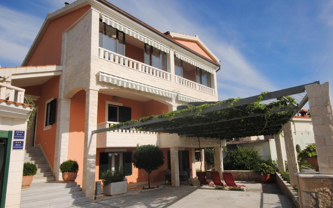 Seaview Luxury Apartment "Lucy" With Terrace & Vintage Summer Kitchen Trogir Exterior foto
